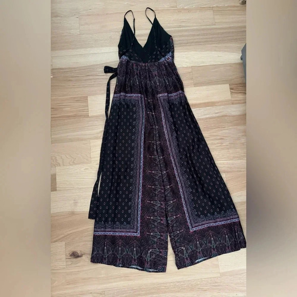 Free people satin paisley sleeveless V-neck jumpsuit wide leg adjustable size 6 - Picture 6 of 13